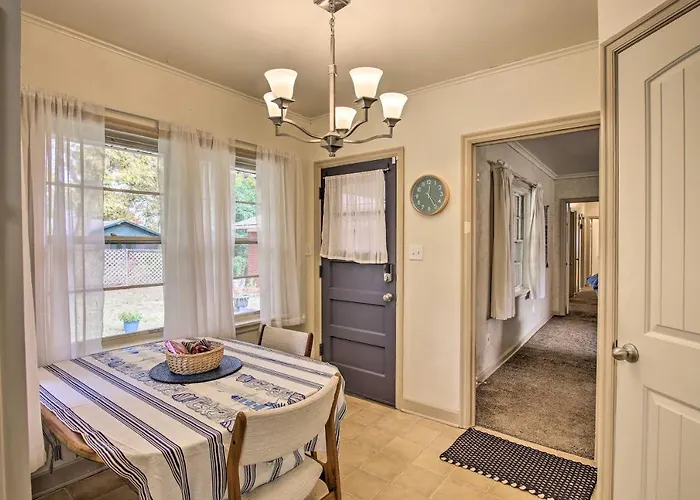 Holiday home Ranch-style - 2 Miles To Philbrook Museum! *